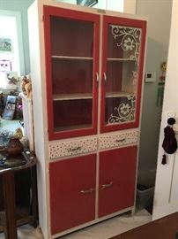 Retro Kitchen Cabinet 