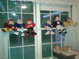 1961 ROKO football player dolls