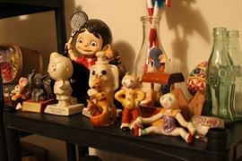 1970 Russ Berrie Desk Figures