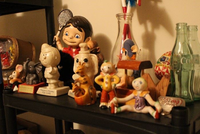 1970 Russ Berrie Desk Figures