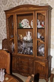 Vintage Broyhill china cabinet