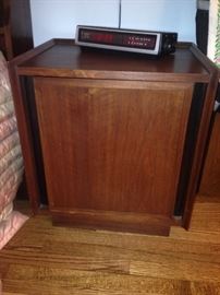 Mid Century Modern Side Table By Dillingham 