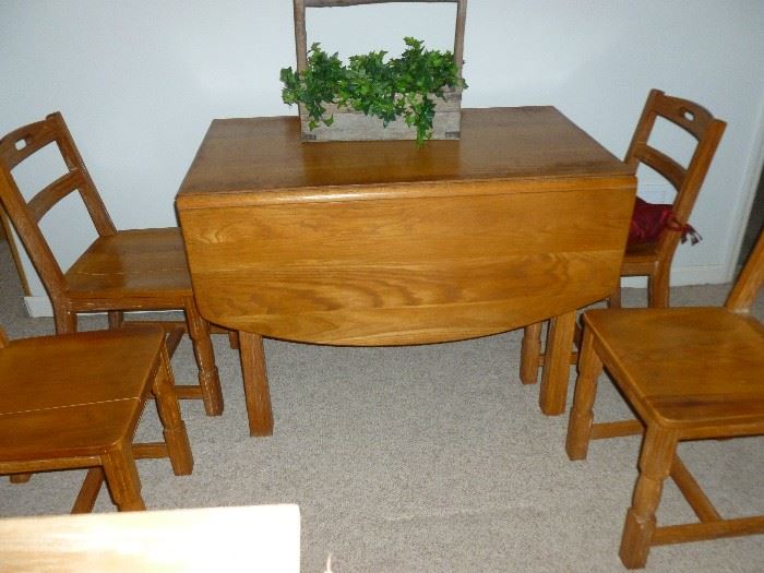 Ranch Oak Table & Chairs w/leaves