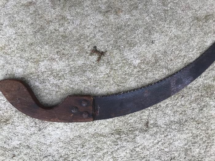 Old curved pruning saw