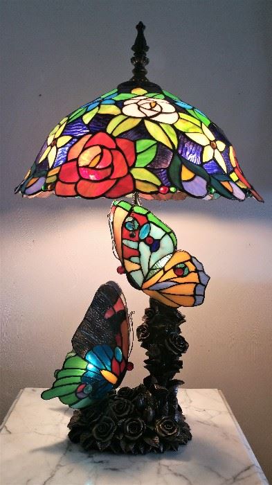 Large tiffany style stained glass lamp with butterfiles 