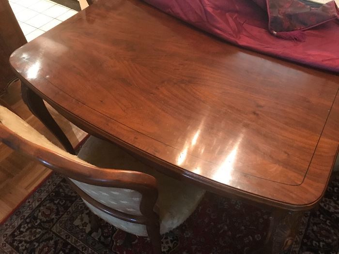 Table is in near perfect condition with very detailed carved legs