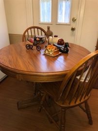 Oak Pedestal Table with 2 chairs