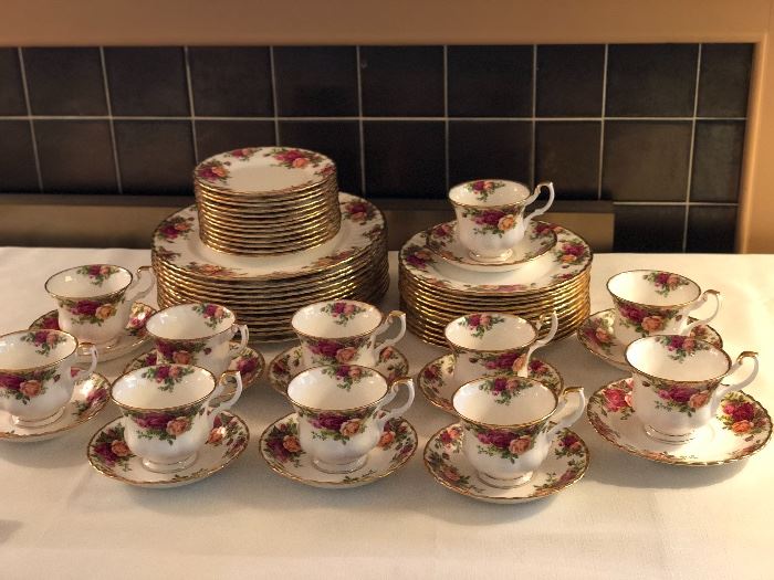 Royal Albert  "Old Country Roses"                                               5 piece place setting  - service for 12
