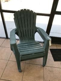 outdoor plastic chairs