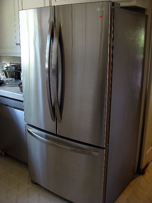 Like new LG stainless refrigerator
