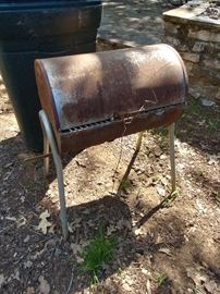 barrel charcoal grill