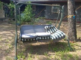 backyard independant swing