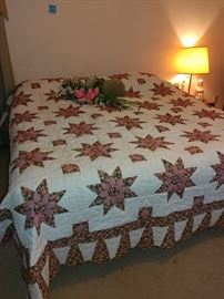 quilt, queen bed