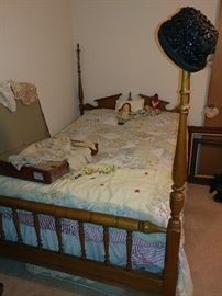 full bed, four post bed, quilt, vintage, vintage pill box hat, vintage luggage