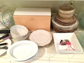 Crate & Barrel ; Williams Sonoma; 