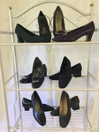 6 Pairs of Women's Shoes  https://www.ctbids.com/#!/description/share/16399
