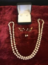 String of Real Pearls, Freshwater Pearl Earrings      https://www.ctbids.com/#!/description/share/16401