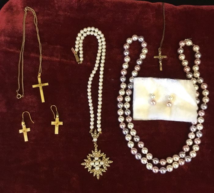 Pearl Jewelry, Cross Necklace Set https://www.ctbids.com/#!/description/share/16407