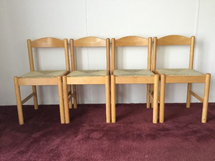 4 Rope-Bottom Chairs https://www.ctbids.com/#!/description/share/16993