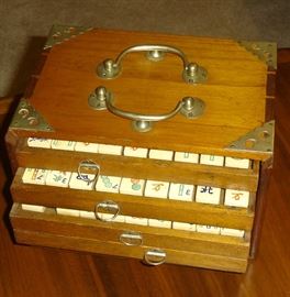 Vintage mah jongg set