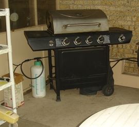 Gas grill