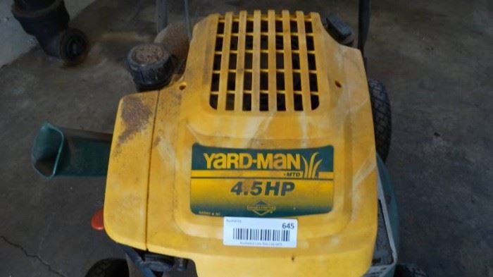 Yardman 4.5 hp 22" yard vacuum w/ 2 bags