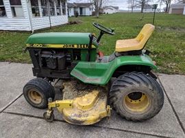 John Deere 400 Lawn Tractor