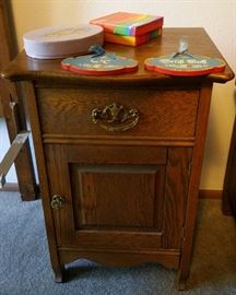 Antique side cuppboard
