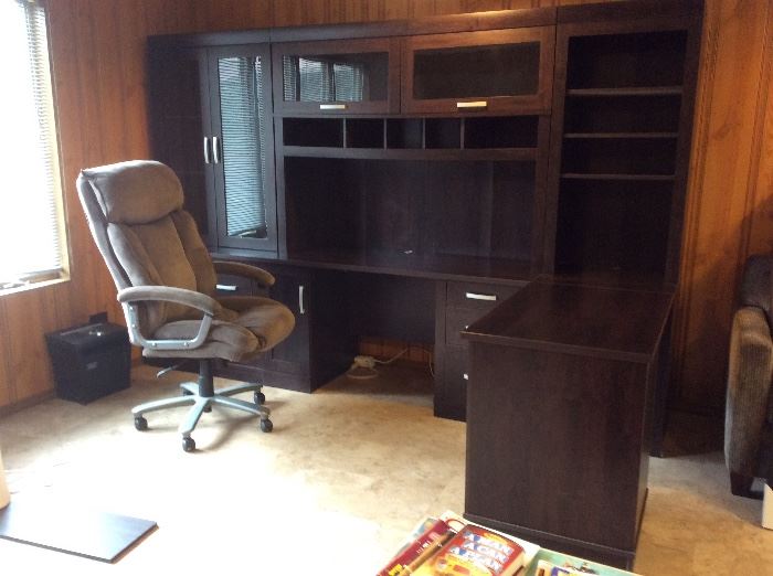 Office Depot - Sauder Office Port Collection = Executive Desk , Lateral File Hutch, Library Base, Library Hutch and Credenza Hutch (very new) in excellent condition; Executive Cloth Office Chair