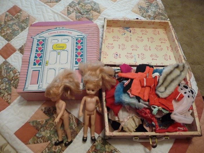 Ginny dolls / clothes / cases 