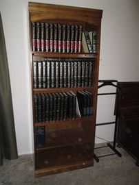 "Britannica Macropaedia", Volumes 1-29 plus 11 Year Books and Index.  Please notice Vintage Man's Valet