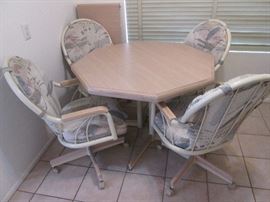 Dinette Set/4-Chairs, whitewash finish, octagonal top and chairs on casters 