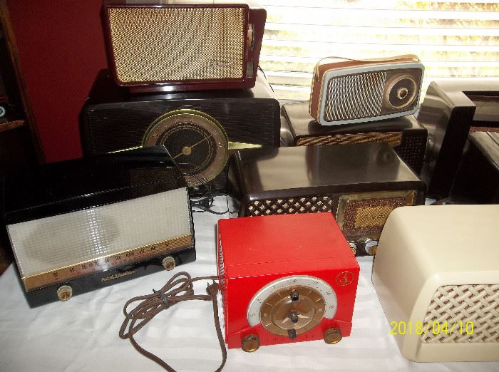 vintage radios - Emerson, transister, RCA Victor