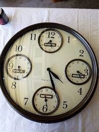 5 time zones clock