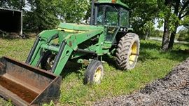 side view 4440 comes with front hay fork rear hay fork and rear platform