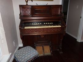 Beautiful Vintage Organ and Stool