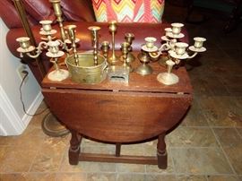 Drop side Table  + Brass Candle operas