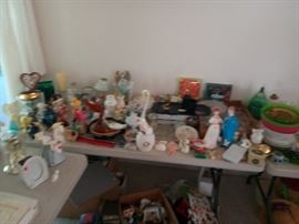 Lots of chachkies and Knick knacks $.50 and up