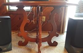 Table antique