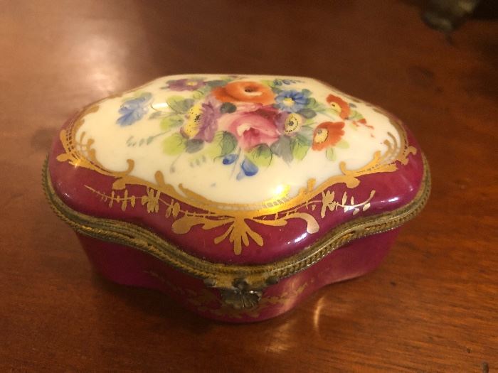 Traditional vintage Limoges jewel box
