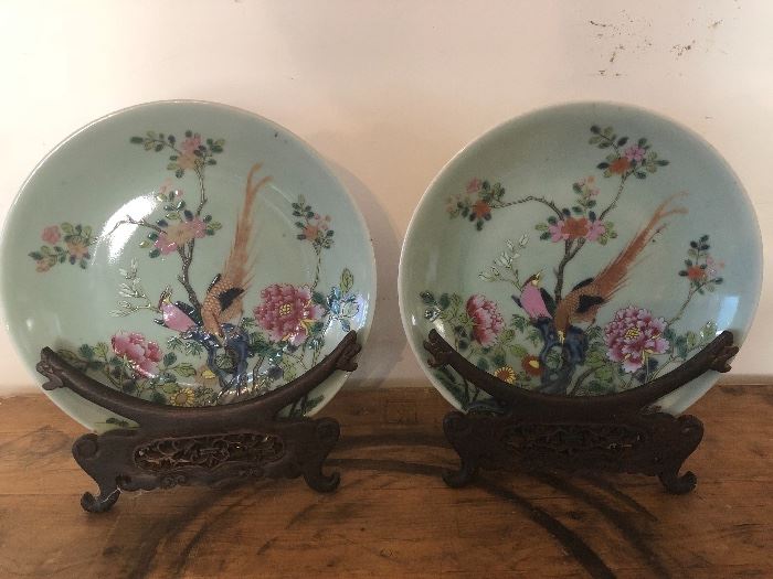Pair of polychrome Rose Famile Chinese plates Qiang Dynasty