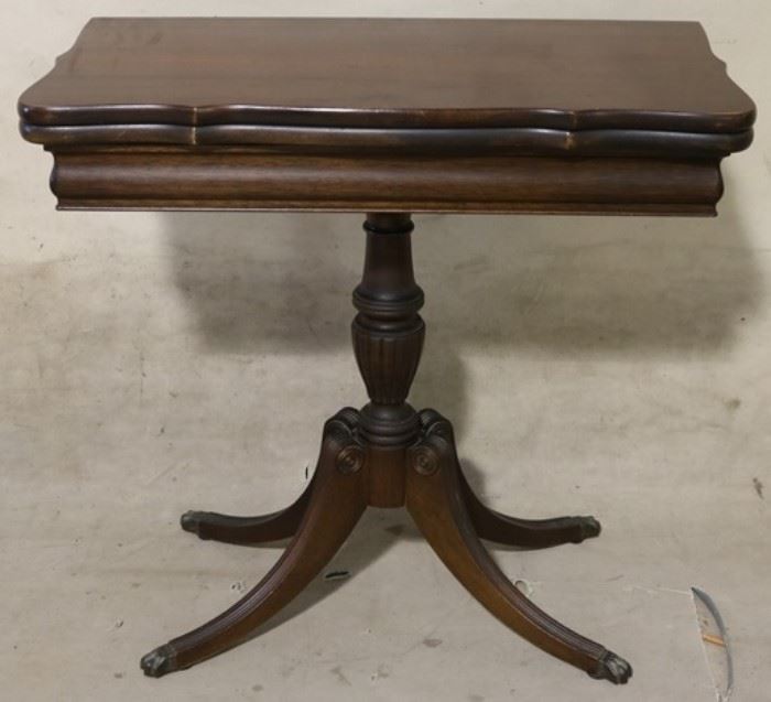 Duncan Phyfe lift top game table