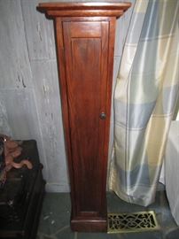 PAIR OF CD'S CABINETS