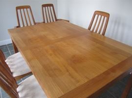 TEAK EXTENDABLE TABLE AND 6 CHAIRS FROM HOUSE OF DENMARK