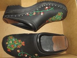 NEW CLOGS
