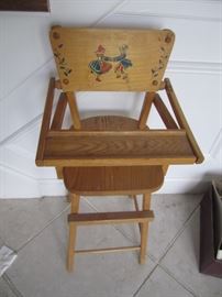 CHILD'S HIGHCHAIR