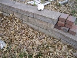 LANDSCAPING BRICKS