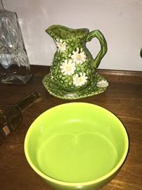 Retro pitcher and bowl