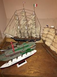 Titanic + Showboat models and ships