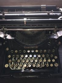Underwood Typewriter 